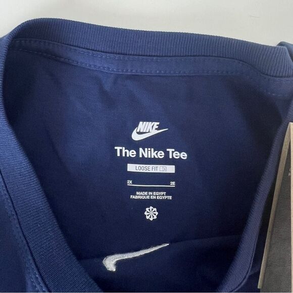 NWT Nike Embroidered Center Swoosh Logo Navy Blue Tee - Picture 5 of 7